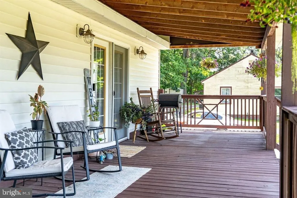 4695 E EAST SIDE HIGHWAY Grottoes, VA 24441