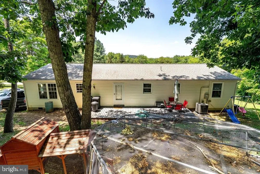 4695 E EAST SIDE HIGHWAY Grottoes, VA 24441