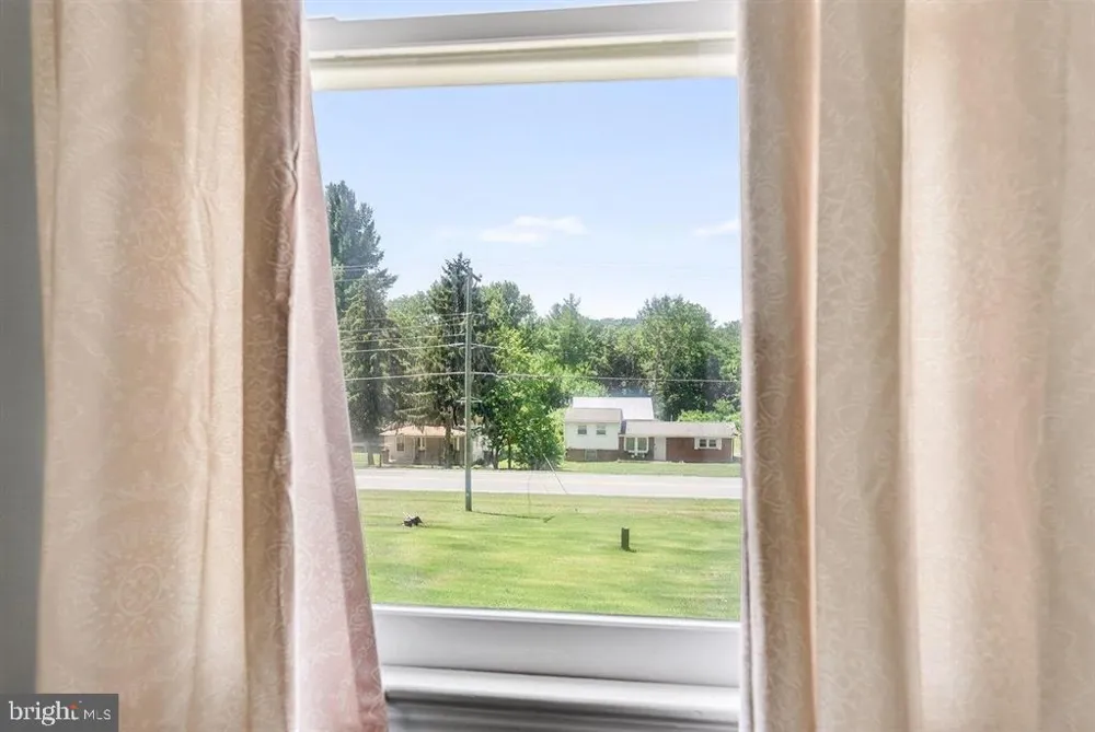 4695 E EAST SIDE HIGHWAY Grottoes, VA 24441