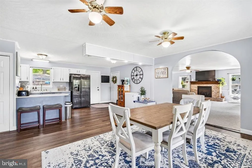 4695 E EAST SIDE HIGHWAY Grottoes, VA 24441