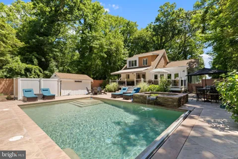 2709 BAY DRIVE