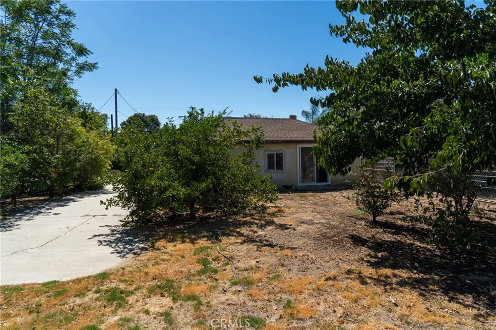 6594 Smith Jurupa Valley, CA 91752