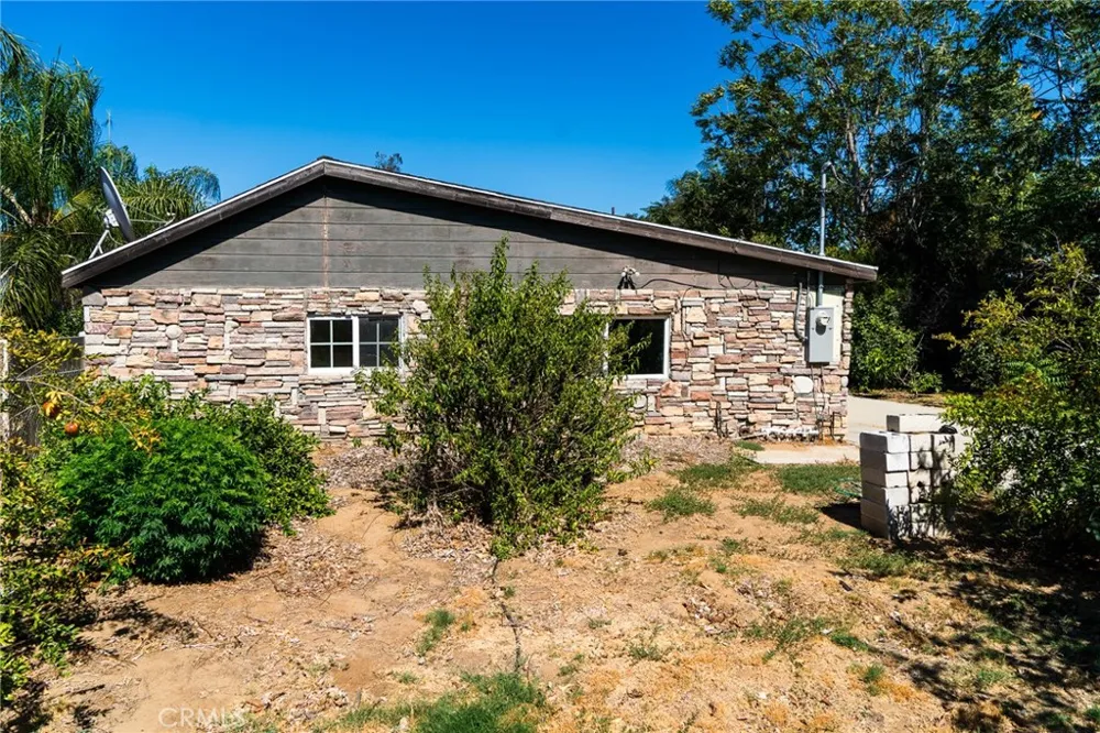 6594 Smith Jurupa Valley, CA 91752