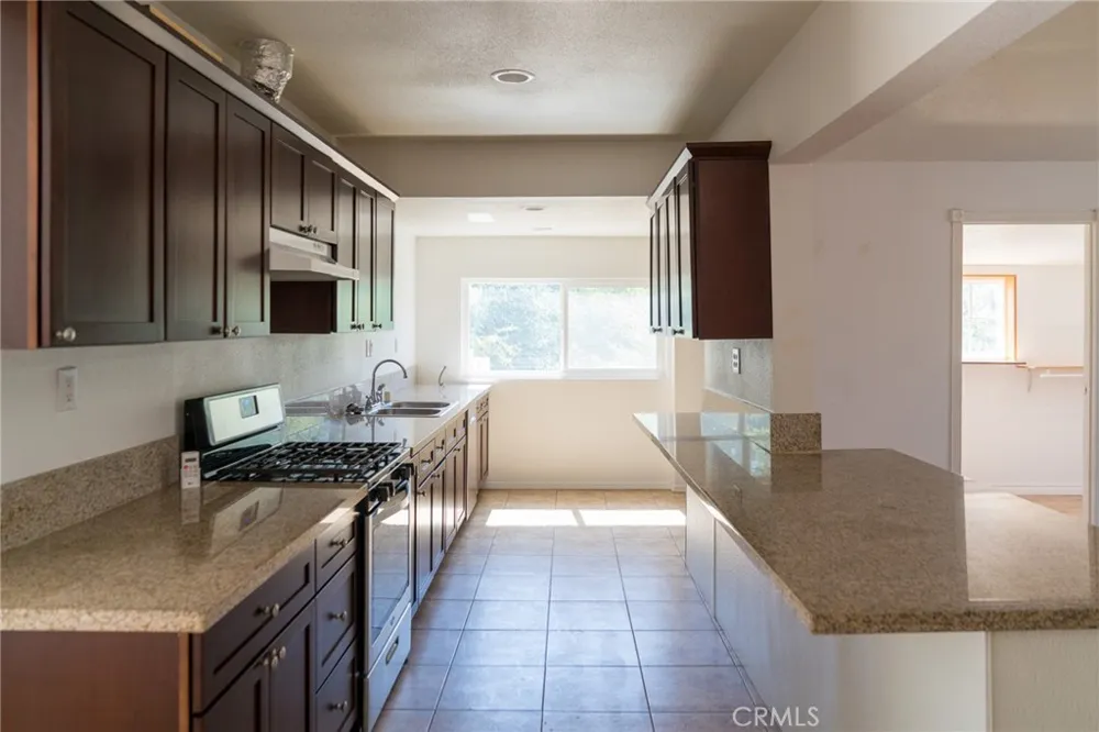 6594 Smith Jurupa Valley, CA 91752
