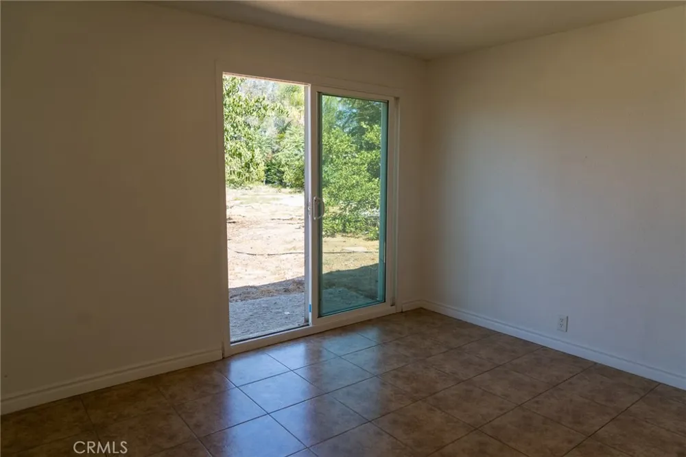 6594 Smith Jurupa Valley, CA 91752