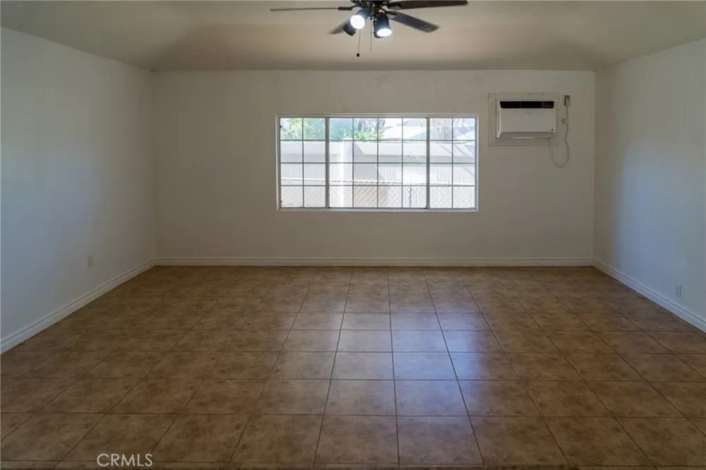 6594 Smith Jurupa Valley, CA 91752