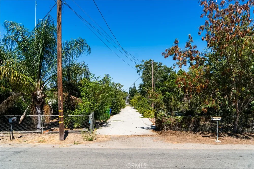 6594 Smith Jurupa Valley, CA 91752