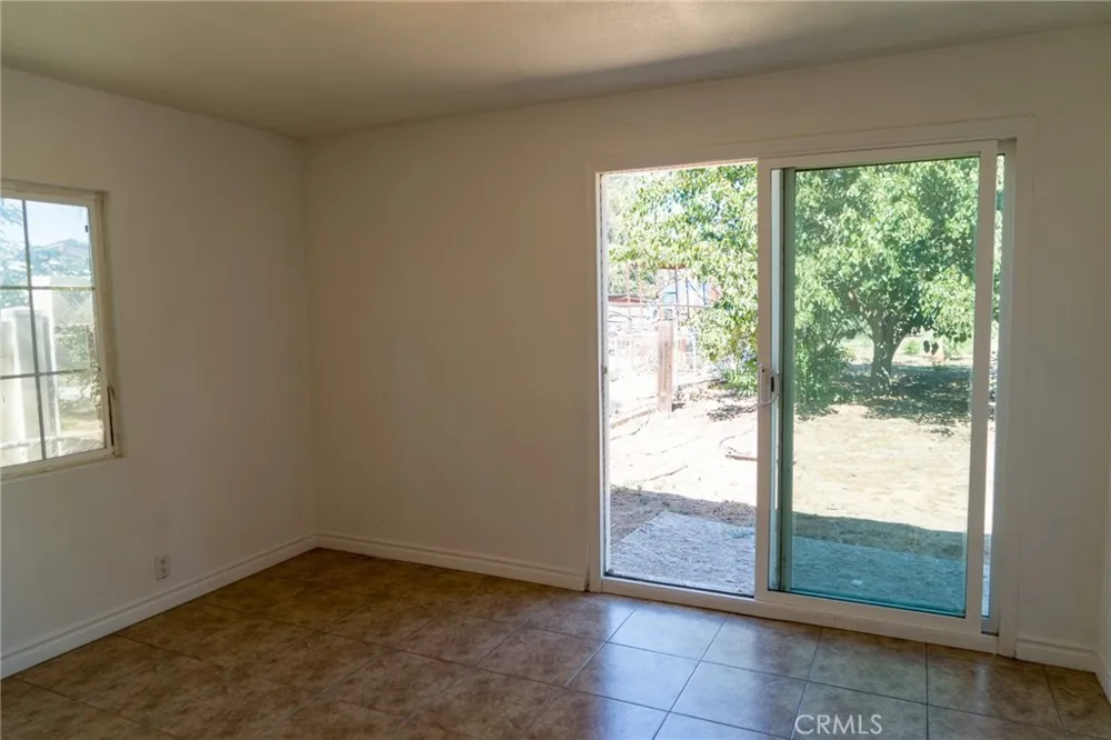 6594 Smith Jurupa Valley, CA 91752