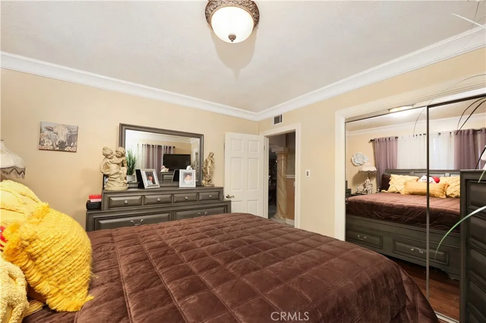 8906 Brock Avenue Downey, CA 90240