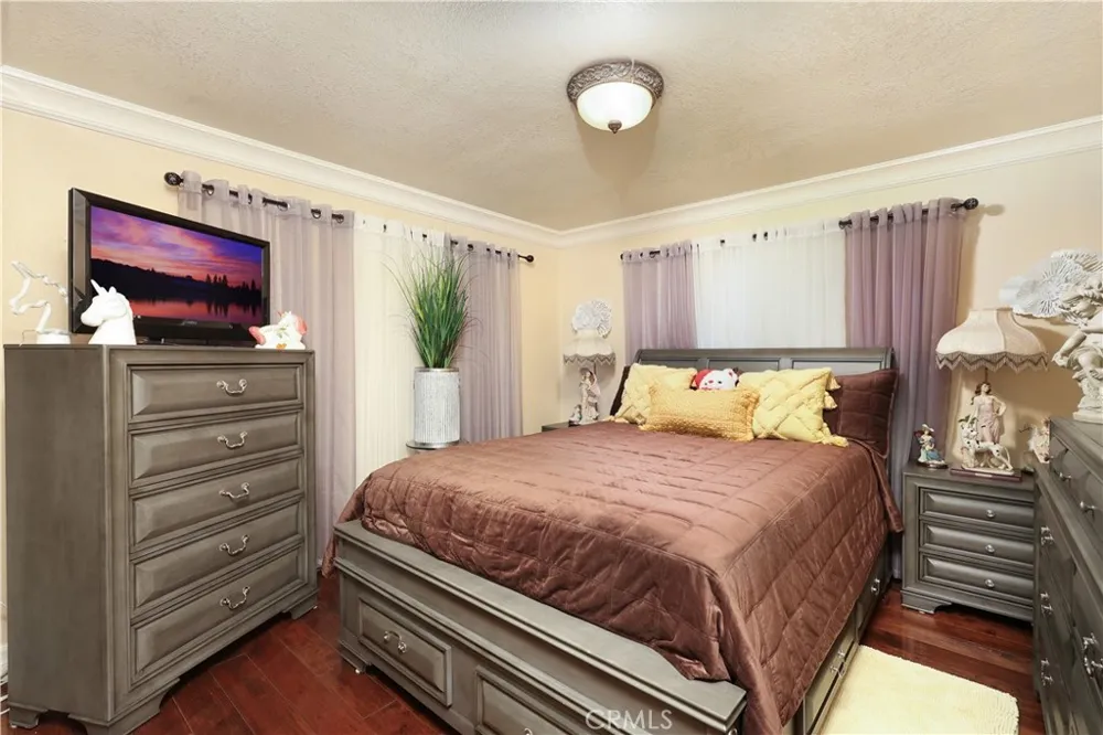 8906 Brock Avenue Downey, CA 90240