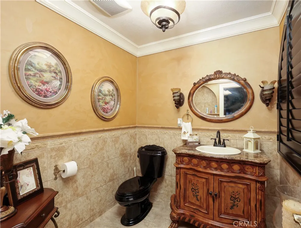 8906 Brock Avenue Downey, CA 90240