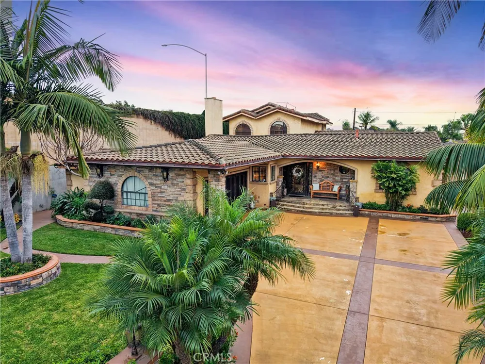 8906 Brock Avenue Downey, CA 90240