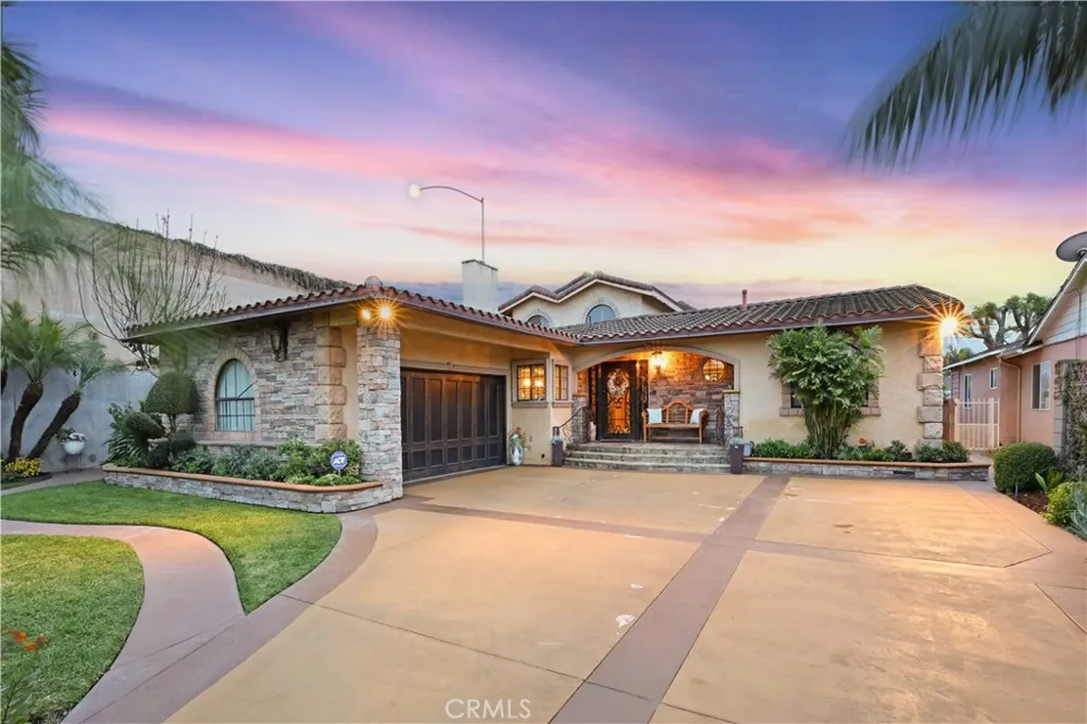 8906 Brock Avenue Downey, CA 90240