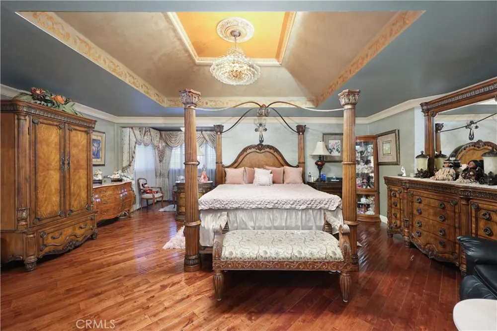 8906 Brock Avenue Downey, CA 90240