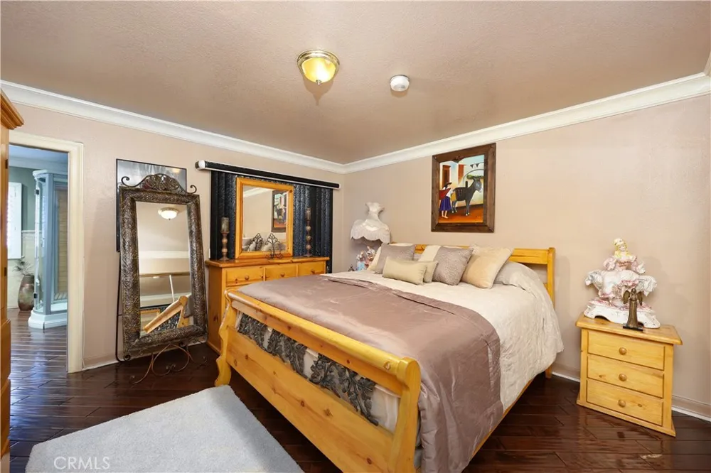 8906 Brock Avenue Downey, CA 90240