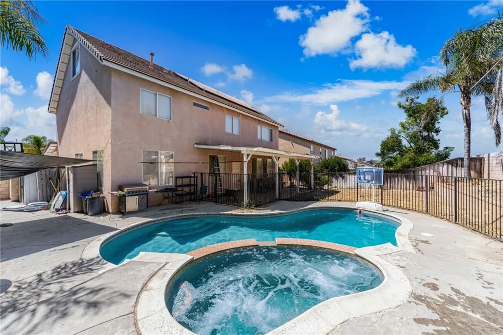 8028 La Crosse Way Riverside, CA 92508