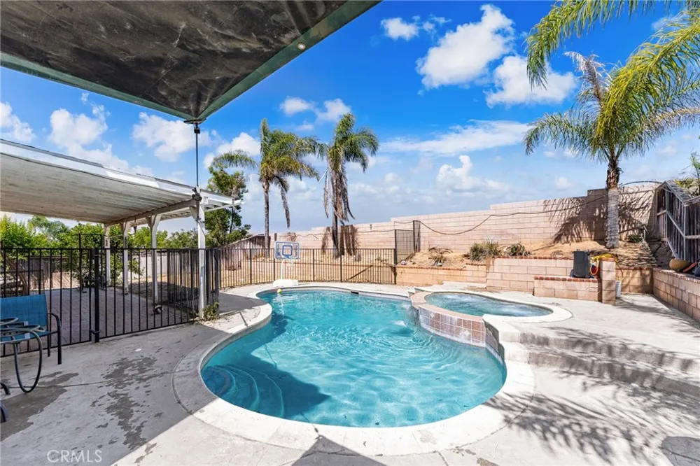8028 La Crosse Way Riverside, CA 92508