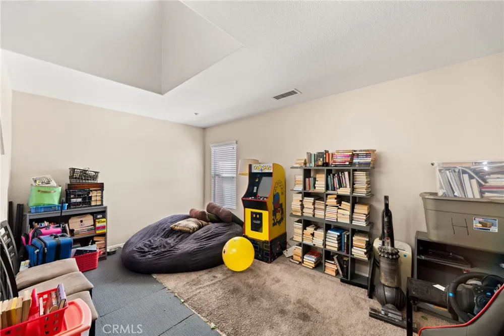 8028 La Crosse Way Riverside, CA 92508