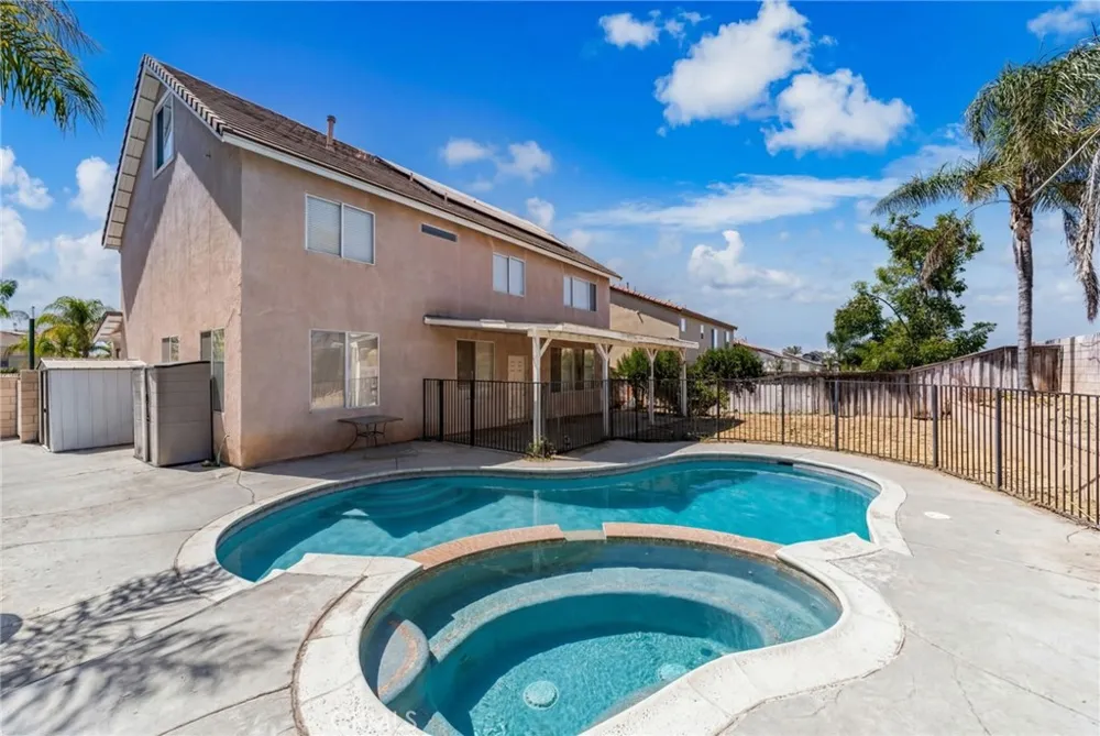 8028 La Crosse Way Riverside, CA 92508