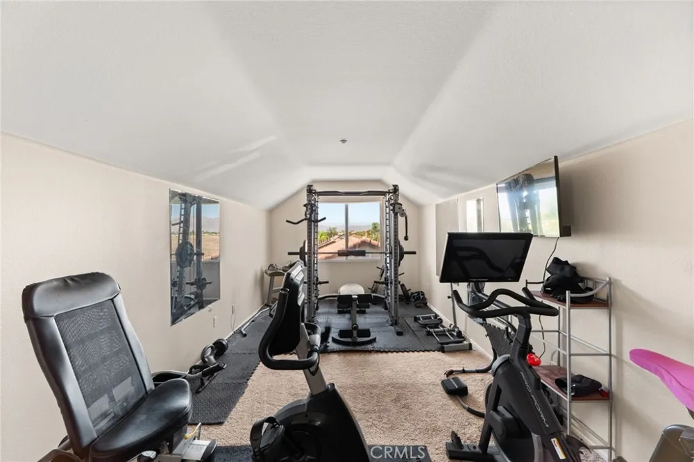 8028 La Crosse Way Riverside, CA 92508