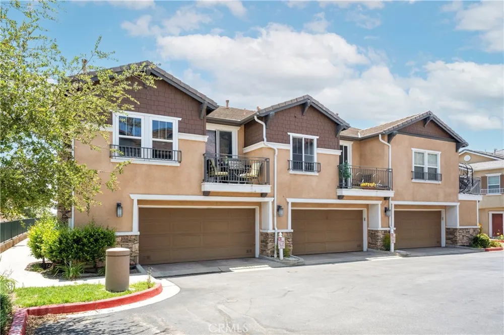 16710 Nicklaus #74 Sylmar, CA 91342
