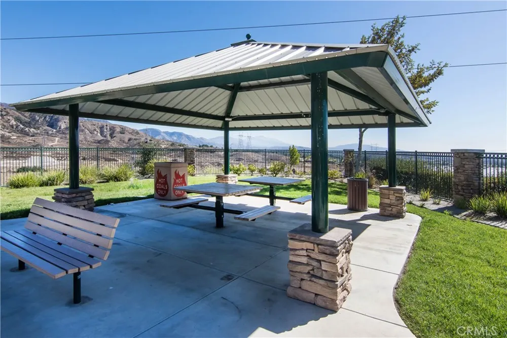 16710 Nicklaus #74 Sylmar, CA 91342