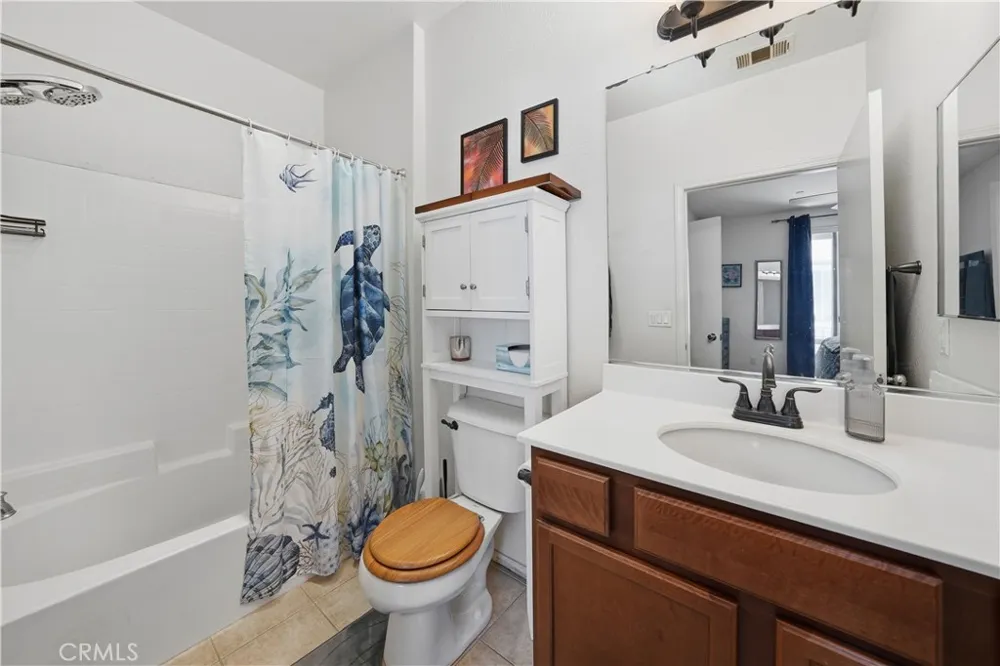16710 Nicklaus #74 Sylmar, CA 91342
