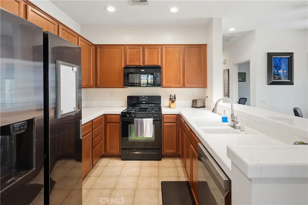 16710 Nicklaus #74 Sylmar, CA 91342