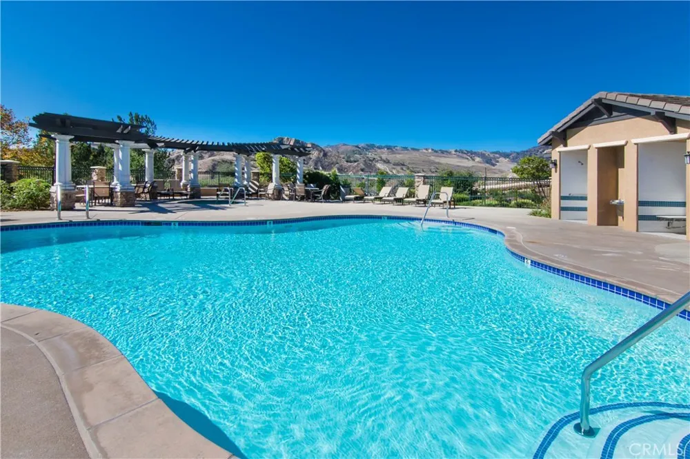 16710 Nicklaus #74 Sylmar, CA 91342