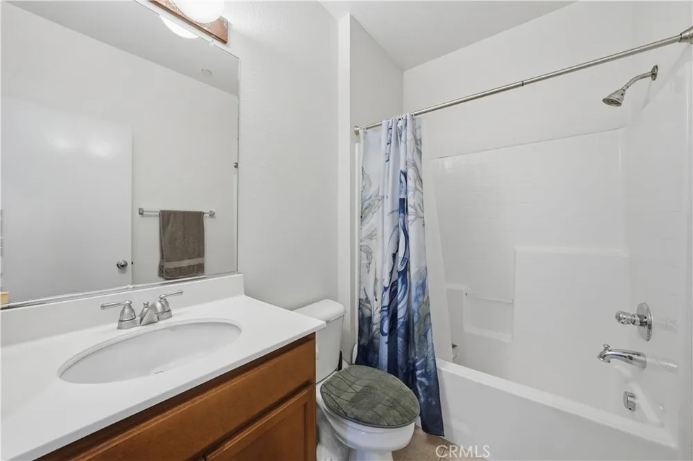 16710 Nicklaus #74 Sylmar, CA 91342
