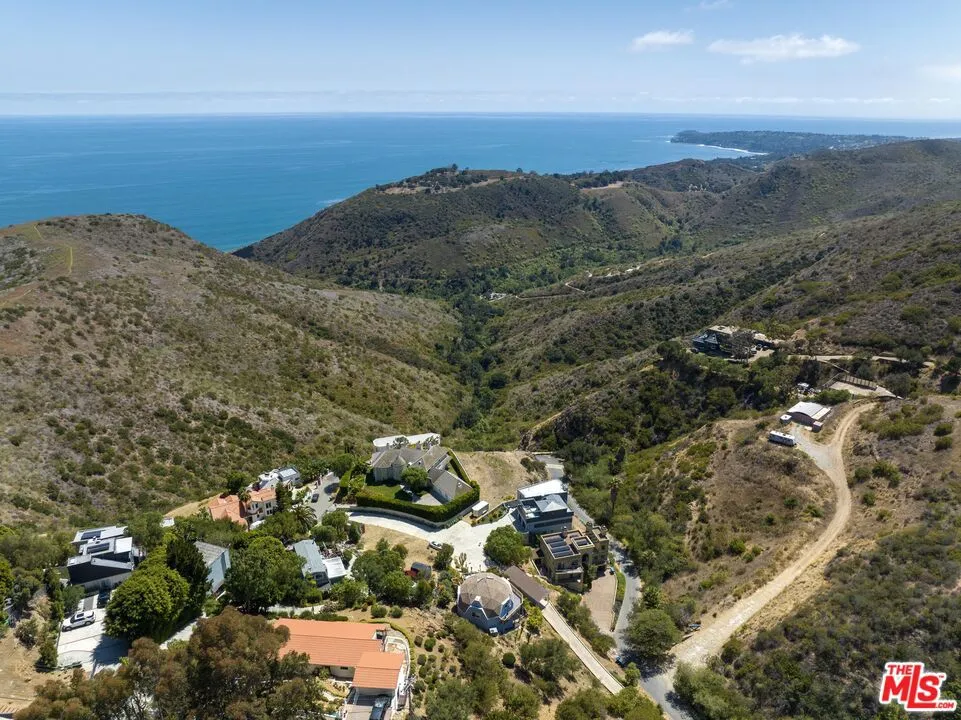 3006 Sequit Drive Malibu, CA 90265