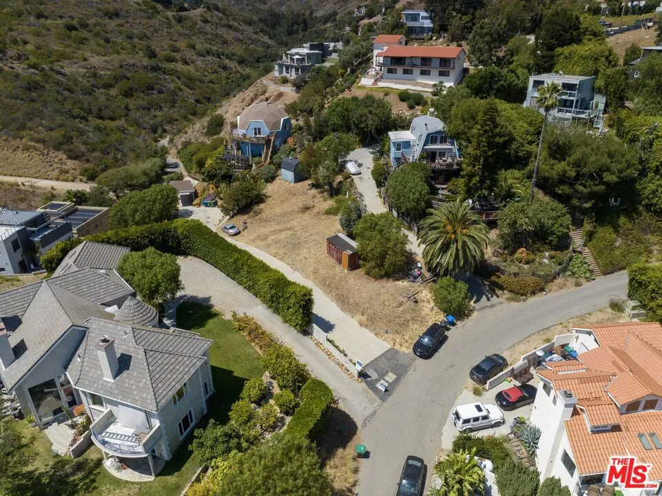 3006 Sequit Drive Malibu, CA 90265
