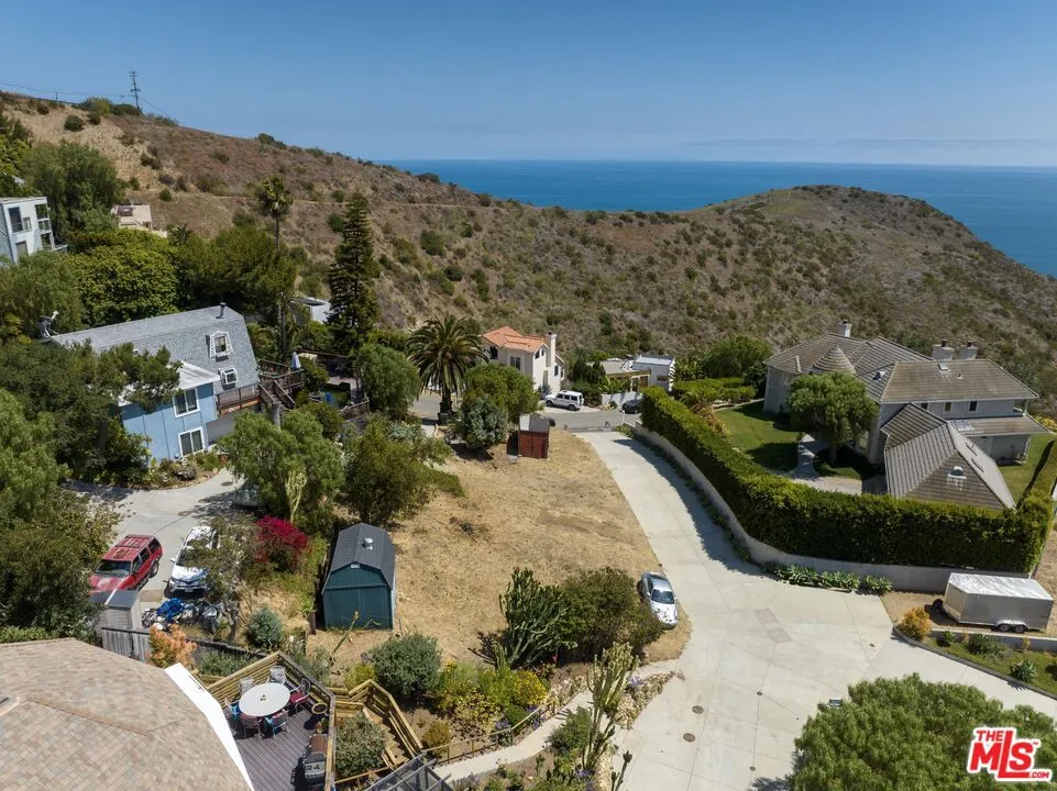 3006 Sequit Drive Malibu, CA 90265