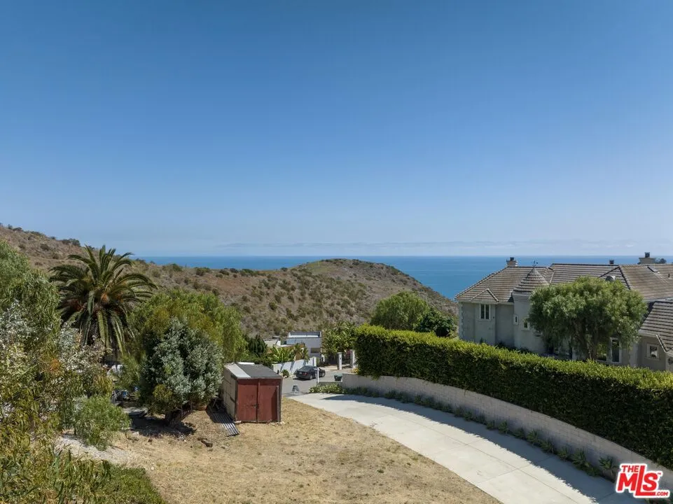 3006 Sequit Drive Malibu, CA 90265
