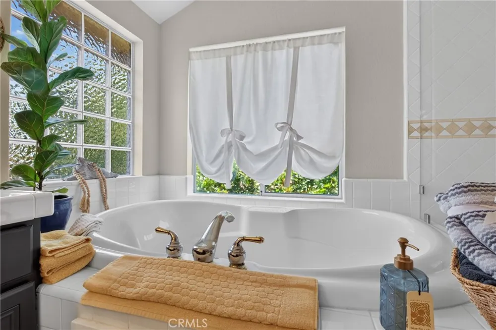 257 Windrose Court Newbury Park, CA 91320