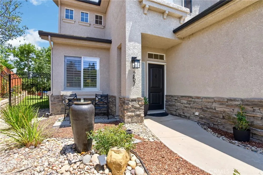 257 Windrose Court Newbury Park, CA 91320