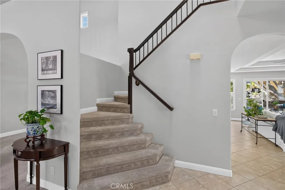 257 Windrose Court Newbury Park, CA 91320