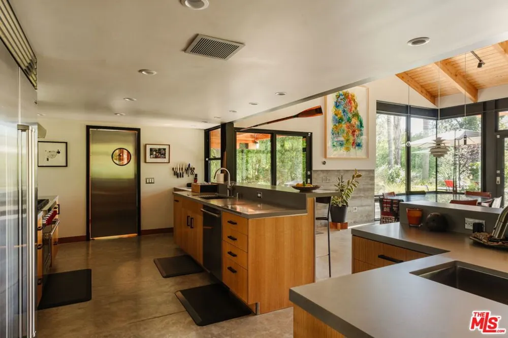 20605 Cheney Drive Topanga, CA 90290