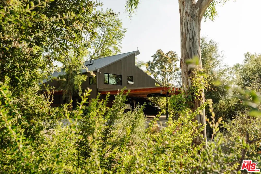 20605 Cheney Drive Topanga, CA 90290