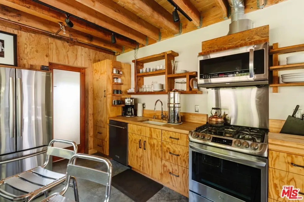 20605 Cheney Drive Topanga, CA 90290