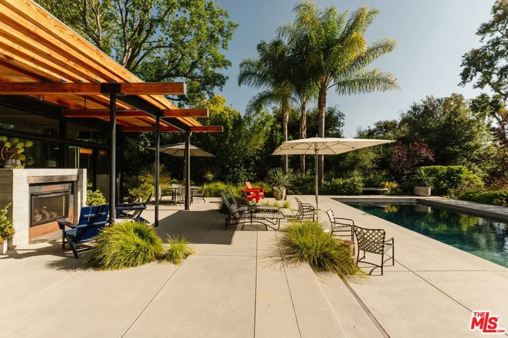 20605 Cheney Drive Topanga, CA 90290