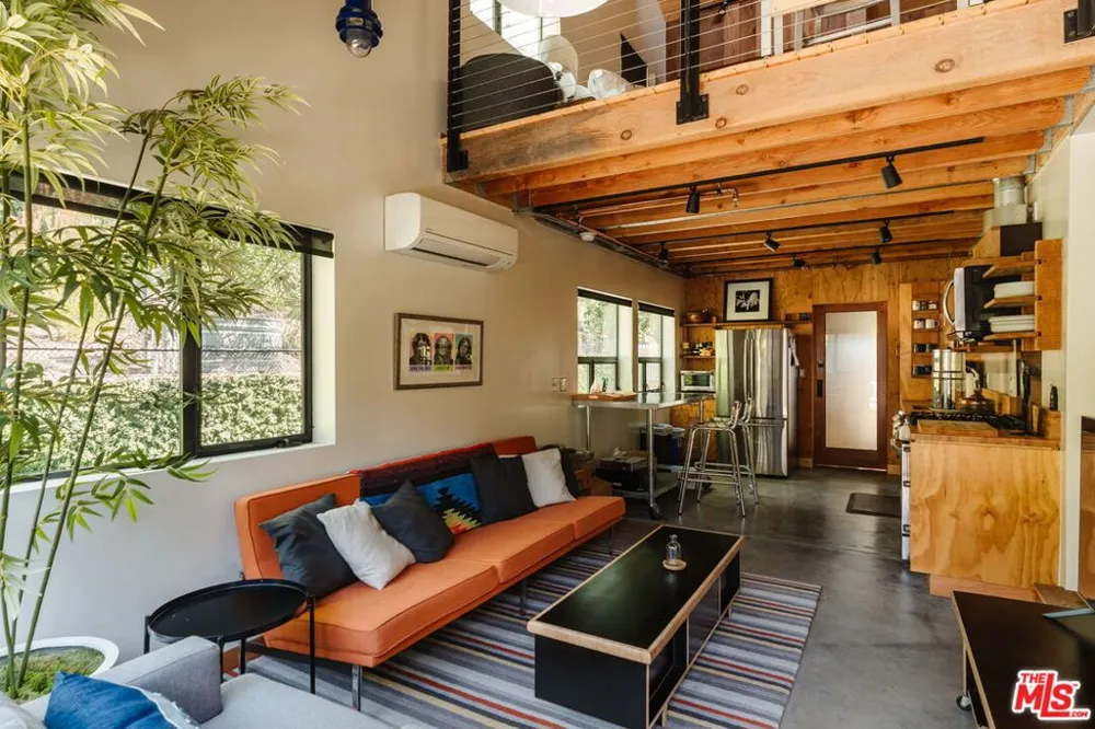 20605 Cheney Drive Topanga, CA 90290