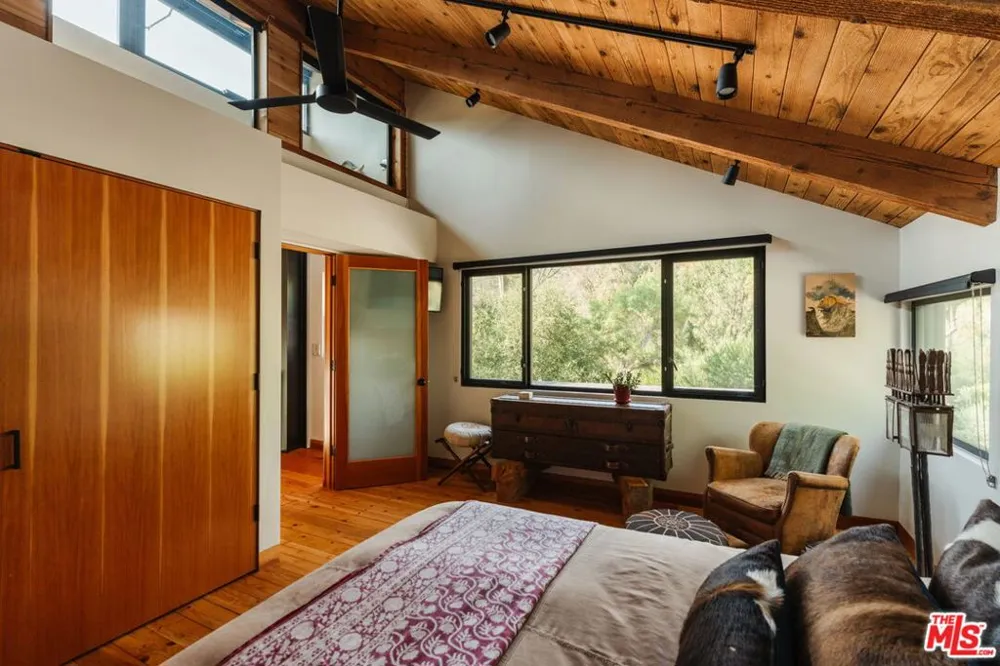 20605 Cheney Drive Topanga, CA 90290