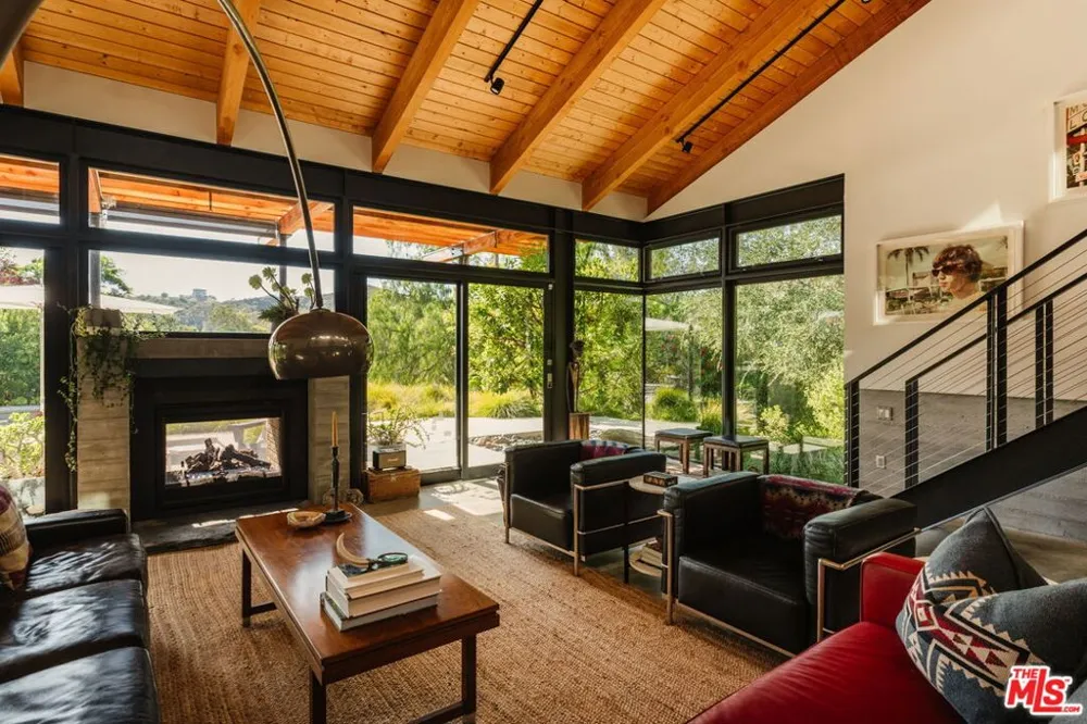 20605 Cheney Drive Topanga, CA 90290