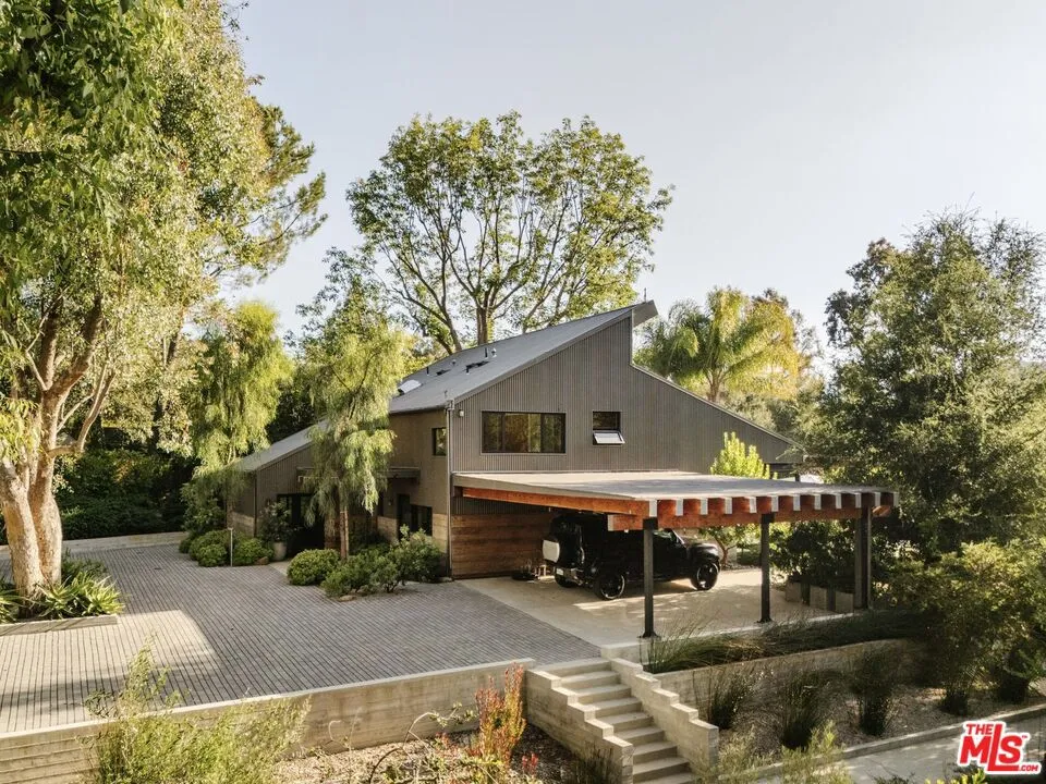 20605 Cheney Drive Topanga, CA 90290