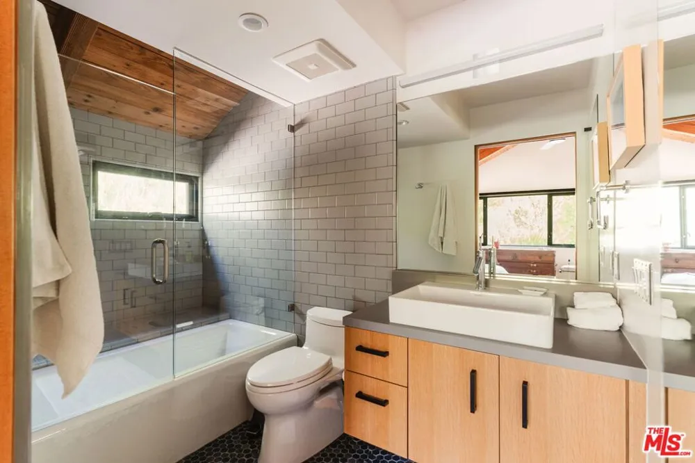 20605 Cheney Drive Topanga, CA 90290