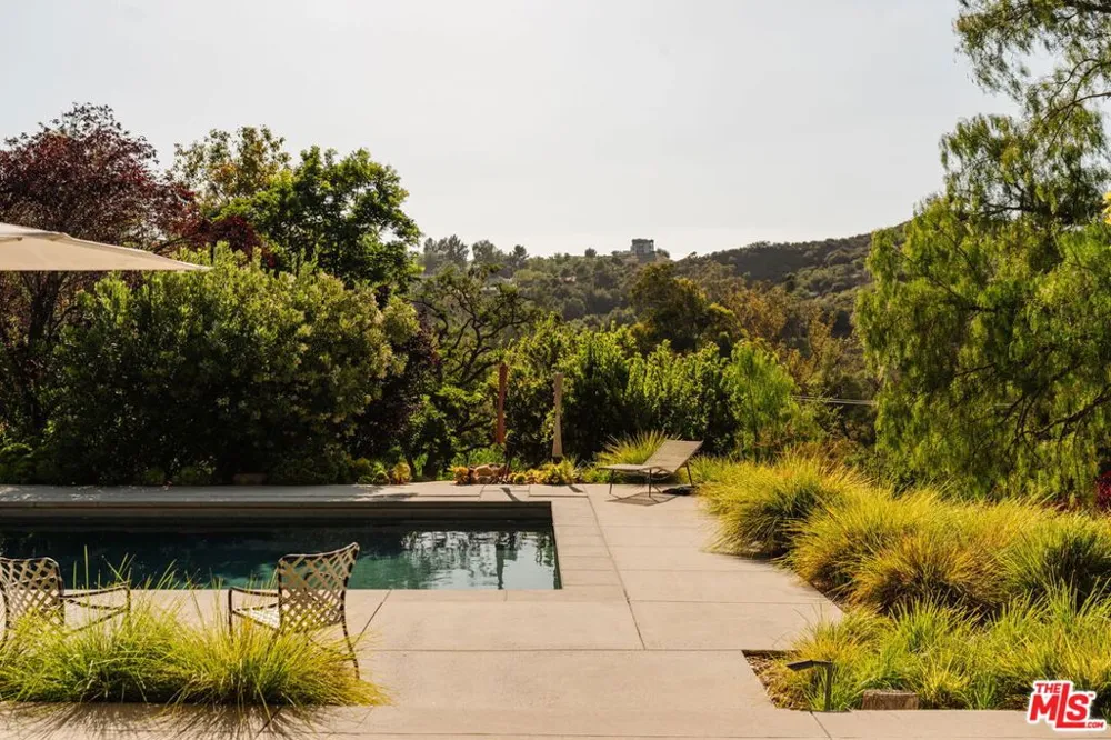 20605 Cheney Drive Topanga, CA 90290