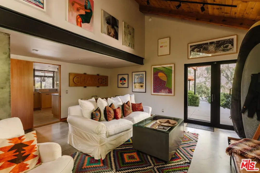 20605 Cheney Drive Topanga, CA 90290