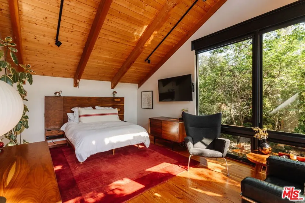 20605 Cheney Drive Topanga, CA 90290