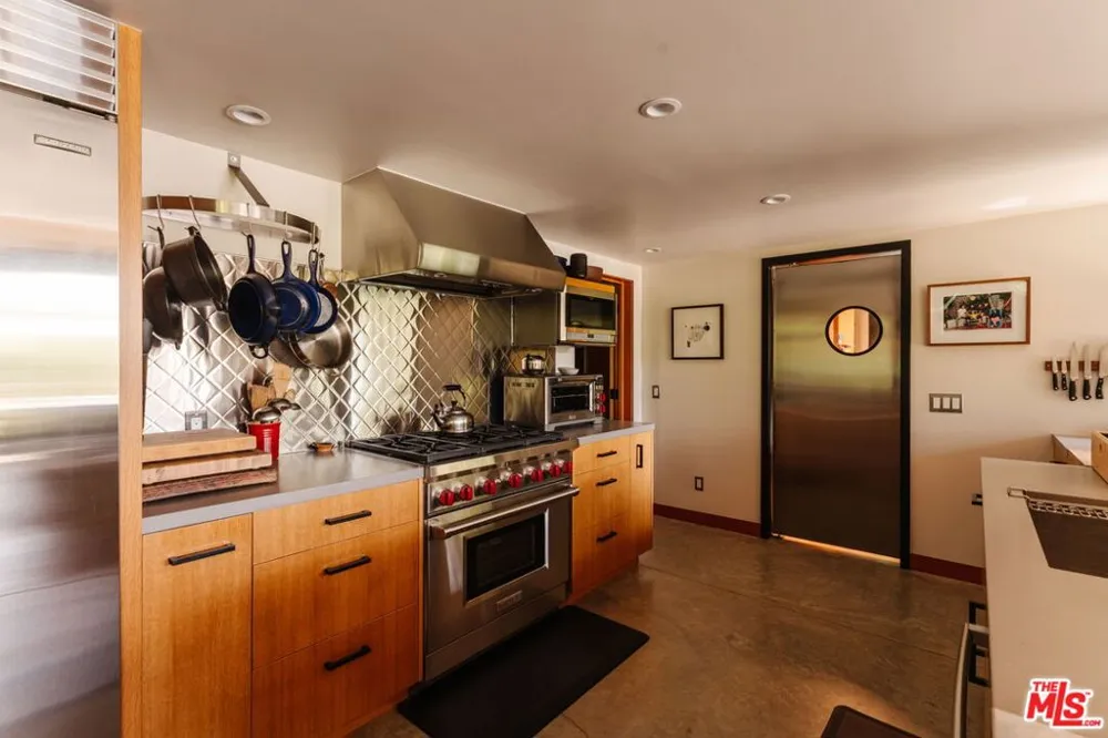 20605 Cheney Drive Topanga, CA 90290